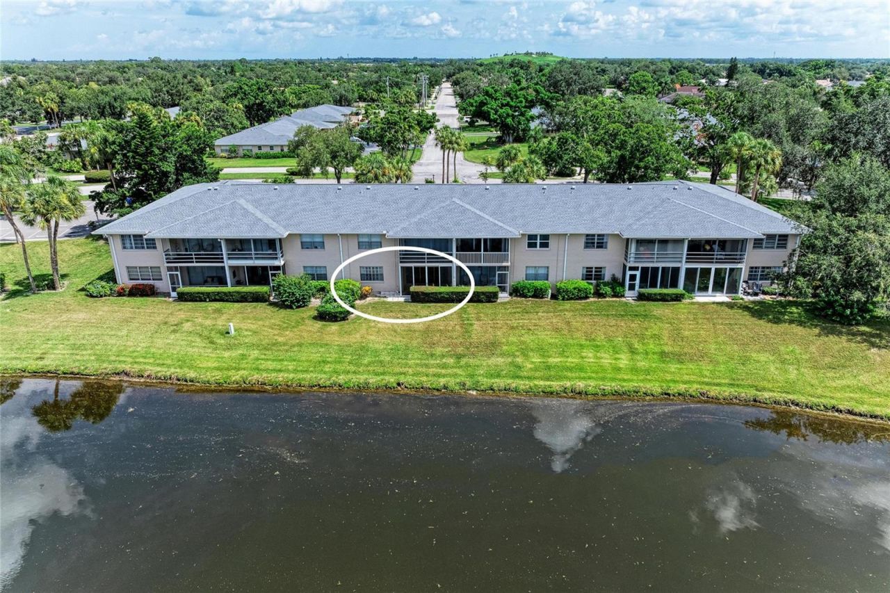 6999 W Country Club Drive N, Unit 123, Sarasota, FL 34243 Photo