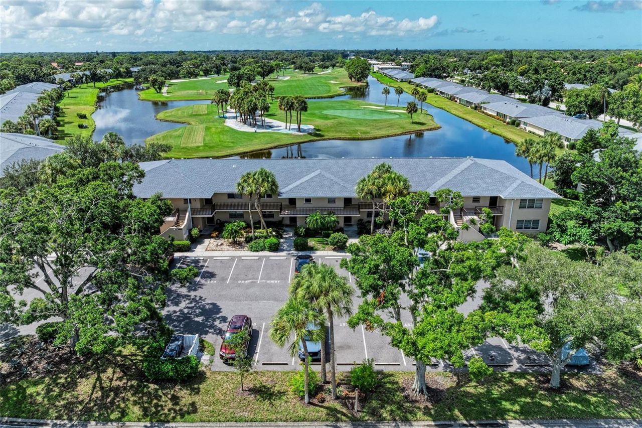 6999 W Country Club Drive N, Unit 123, Sarasota, FL 34243 Photo