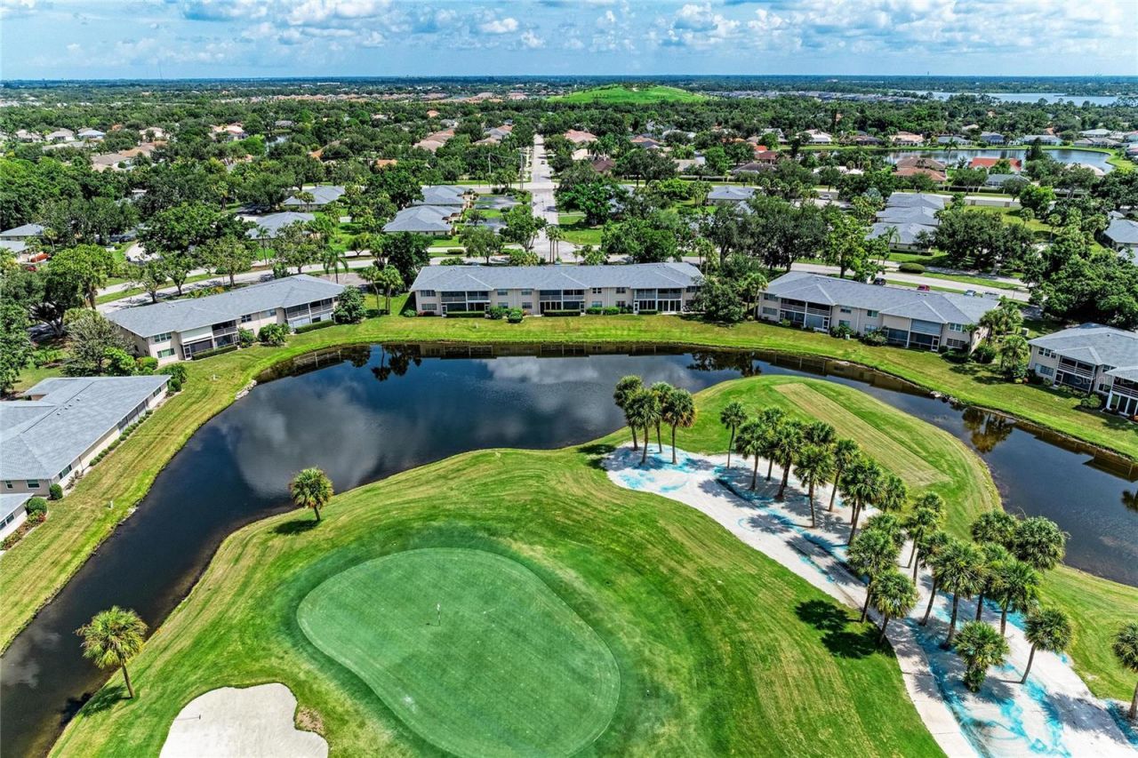 6999 W Country Club Drive N, Unit 123, Sarasota, FL 34243 Photo