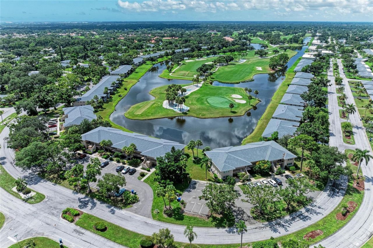 6999 W Country Club Drive N, Unit 123, Sarasota, FL 34243 Photo