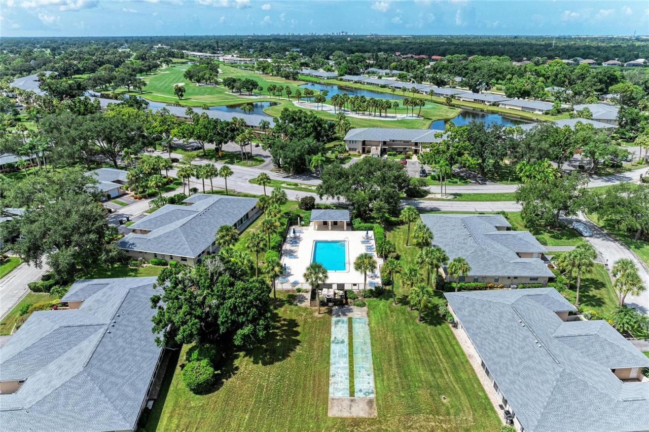 6999 W Country Club Drive N, Unit 123, Sarasota, FL 34243 Photo