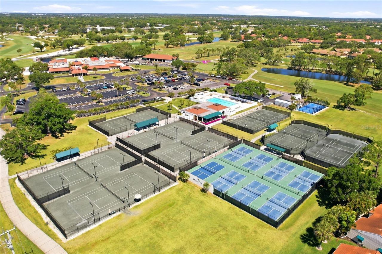 6999 W Country Club Drive N, Unit 123, Sarasota, FL 34243 Photo