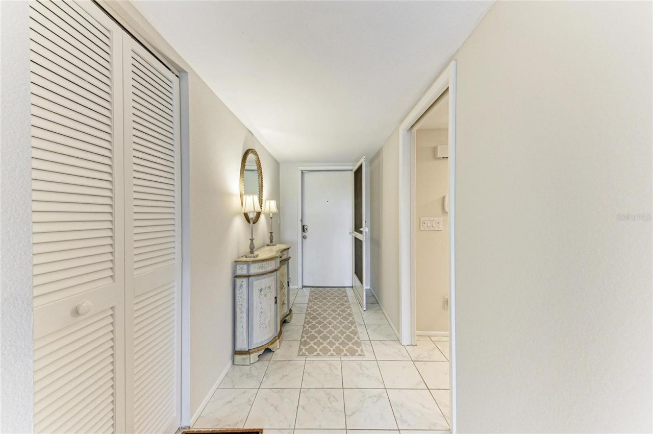6999 W Country Club Drive N, Unit 123, Sarasota, FL 34243 Photo