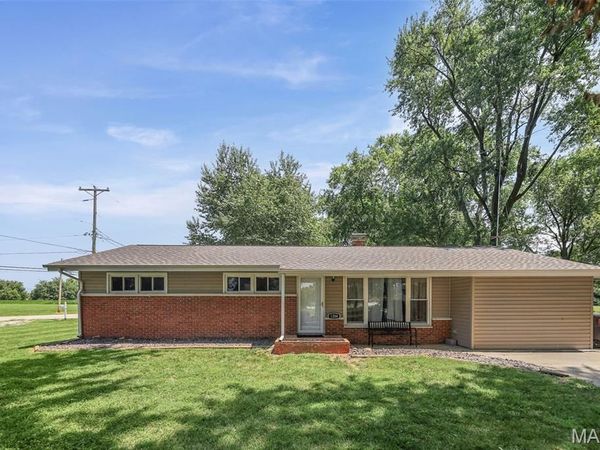 1204 E State Route 140, Greenville, IL 62246