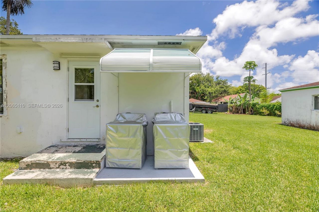 510 NW 90th St , Unincorporated Dade County, FL 33150 Photo