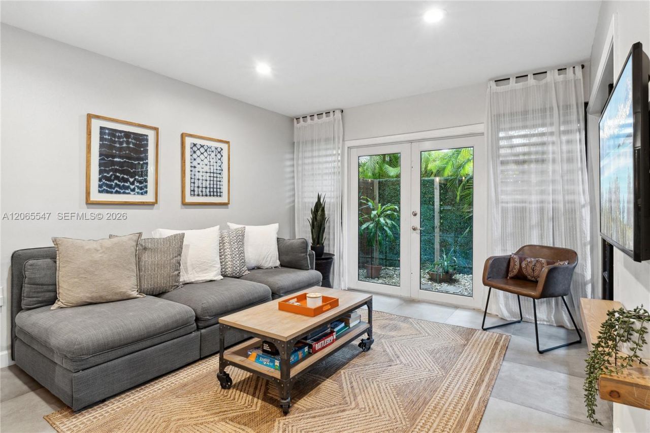 3143 Virginia St, Unit 3, Coconut Grove, FL 33133 Photo