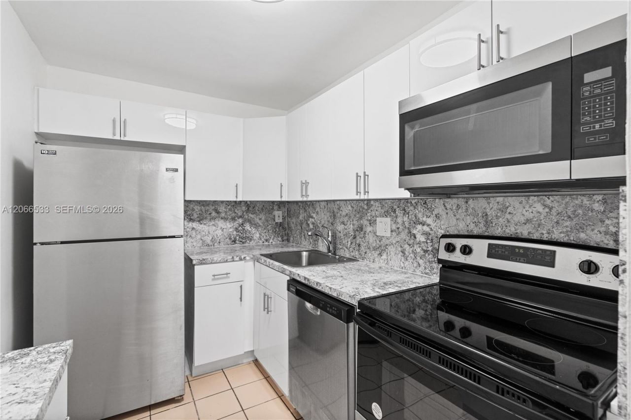8501 NW 8th St , Unit 106, Miami, FL 33126 Photo