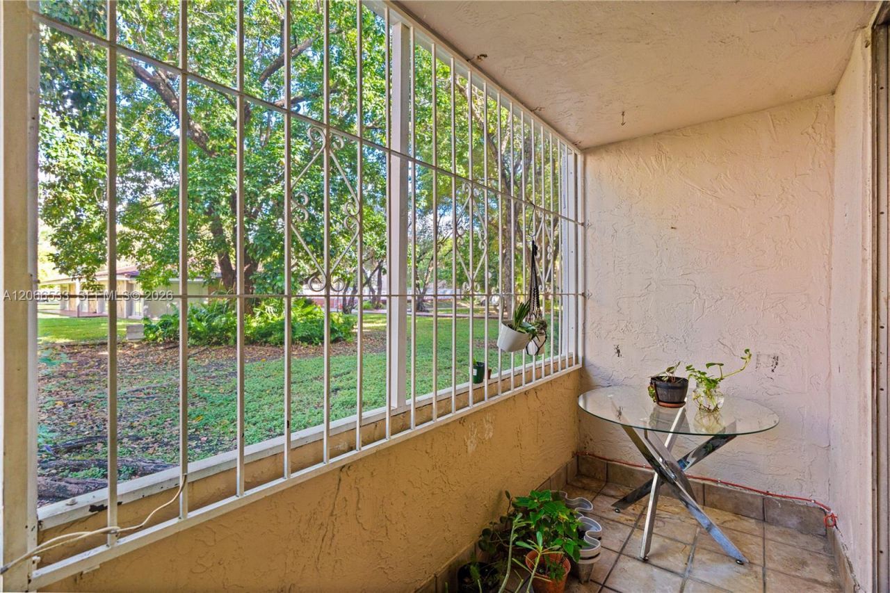 8501 NW 8th St , Unit 106, Miami, FL 33126 Photo