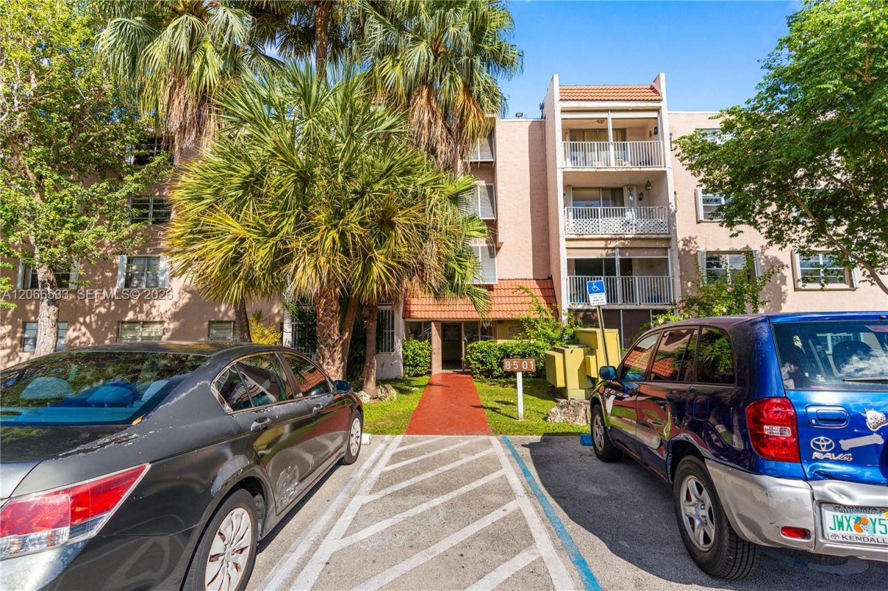 8501 NW 8th St , Unit 106, Miami, FL 33126 Photo
