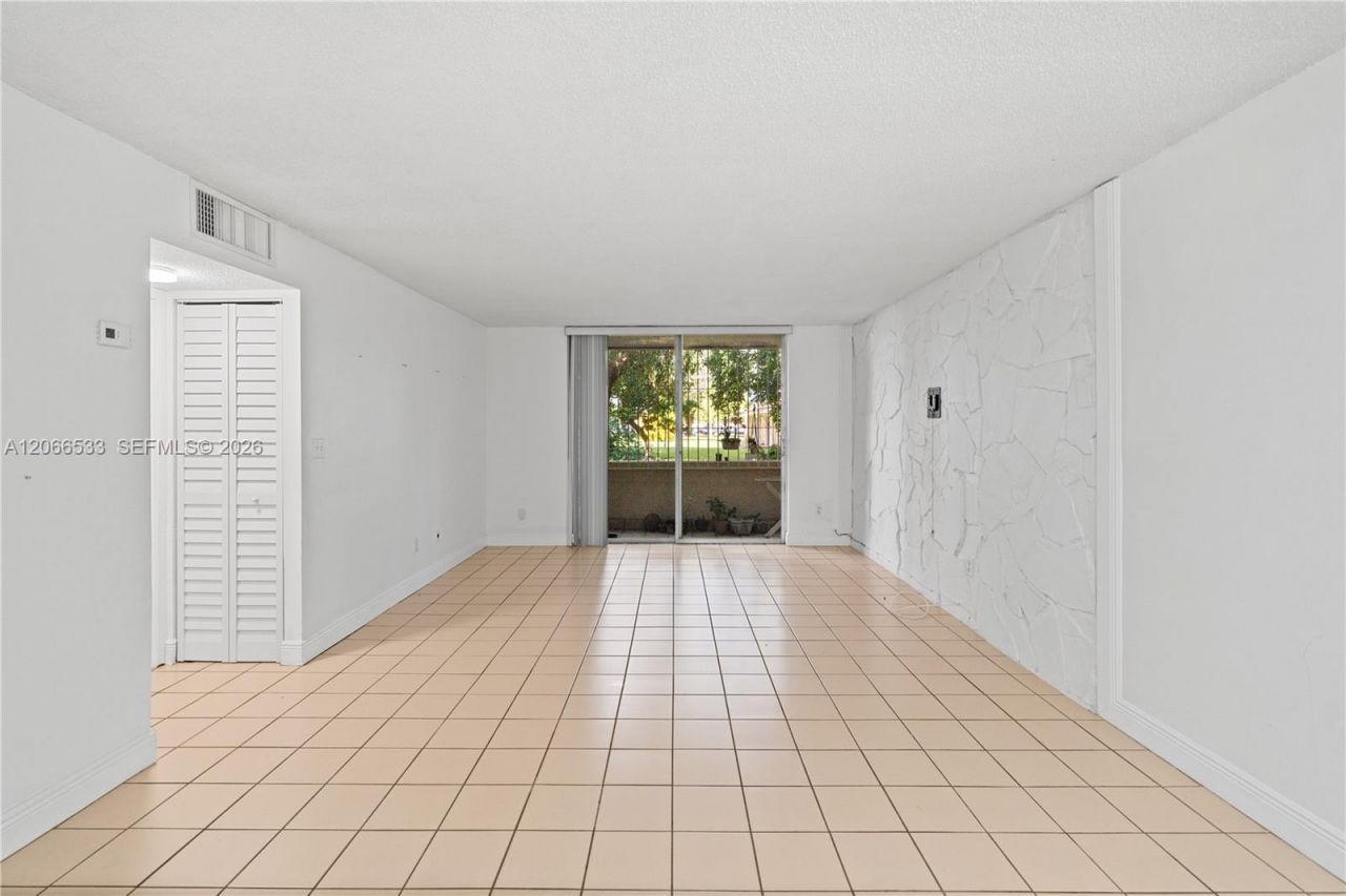 8501 NW 8th St , Unit 106, Miami, FL 33126 Photo