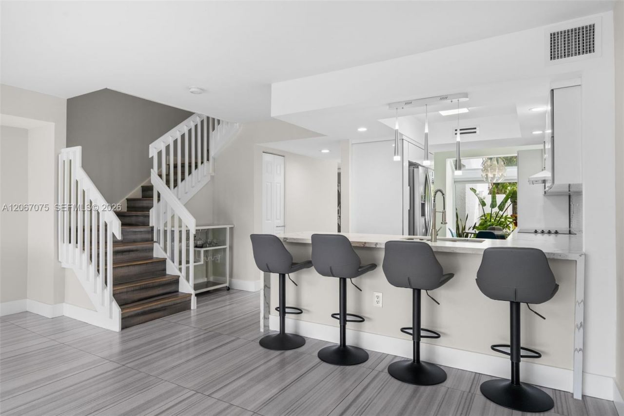 3750 NE 209 Ter , Aventura, FL 33180 Photo