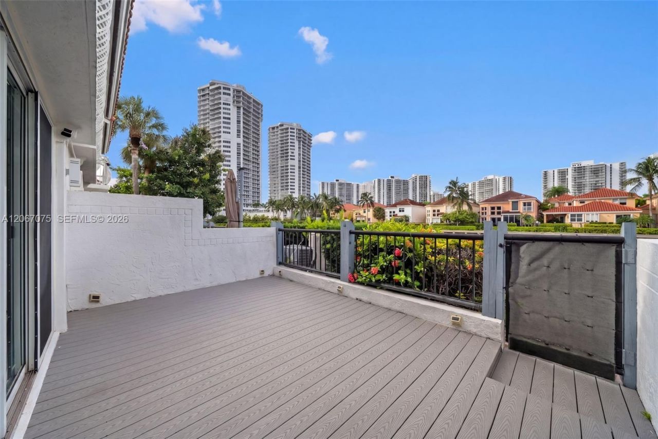 3750 NE 209 Ter , Aventura, FL 33180 Photo