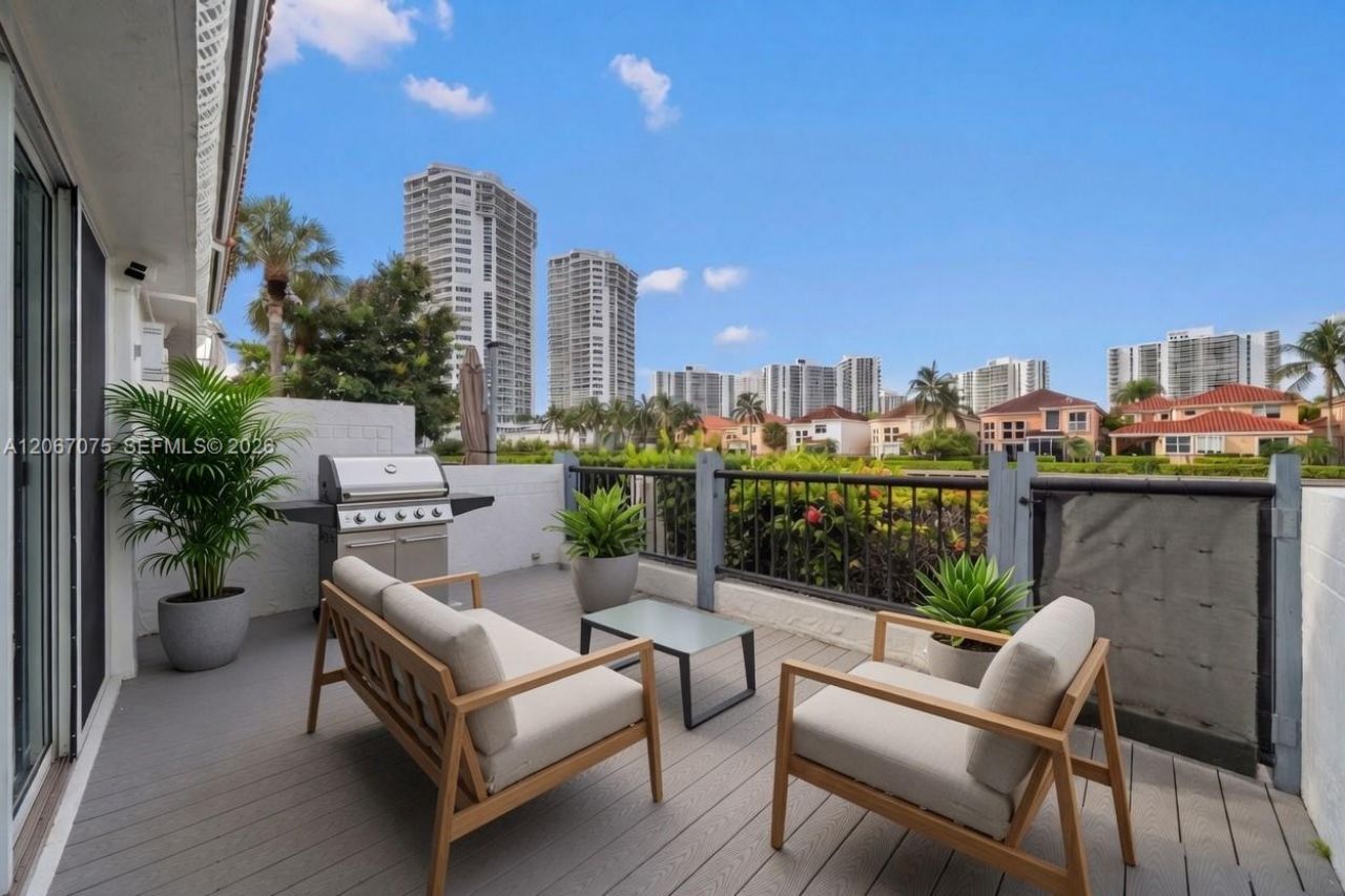 3750 NE 209 Ter , Aventura, FL 33180 Photo