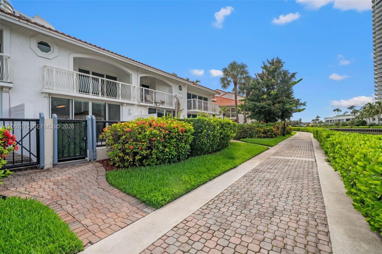 3750 NE 209 Ter , Aventura, FL 33180 Photo