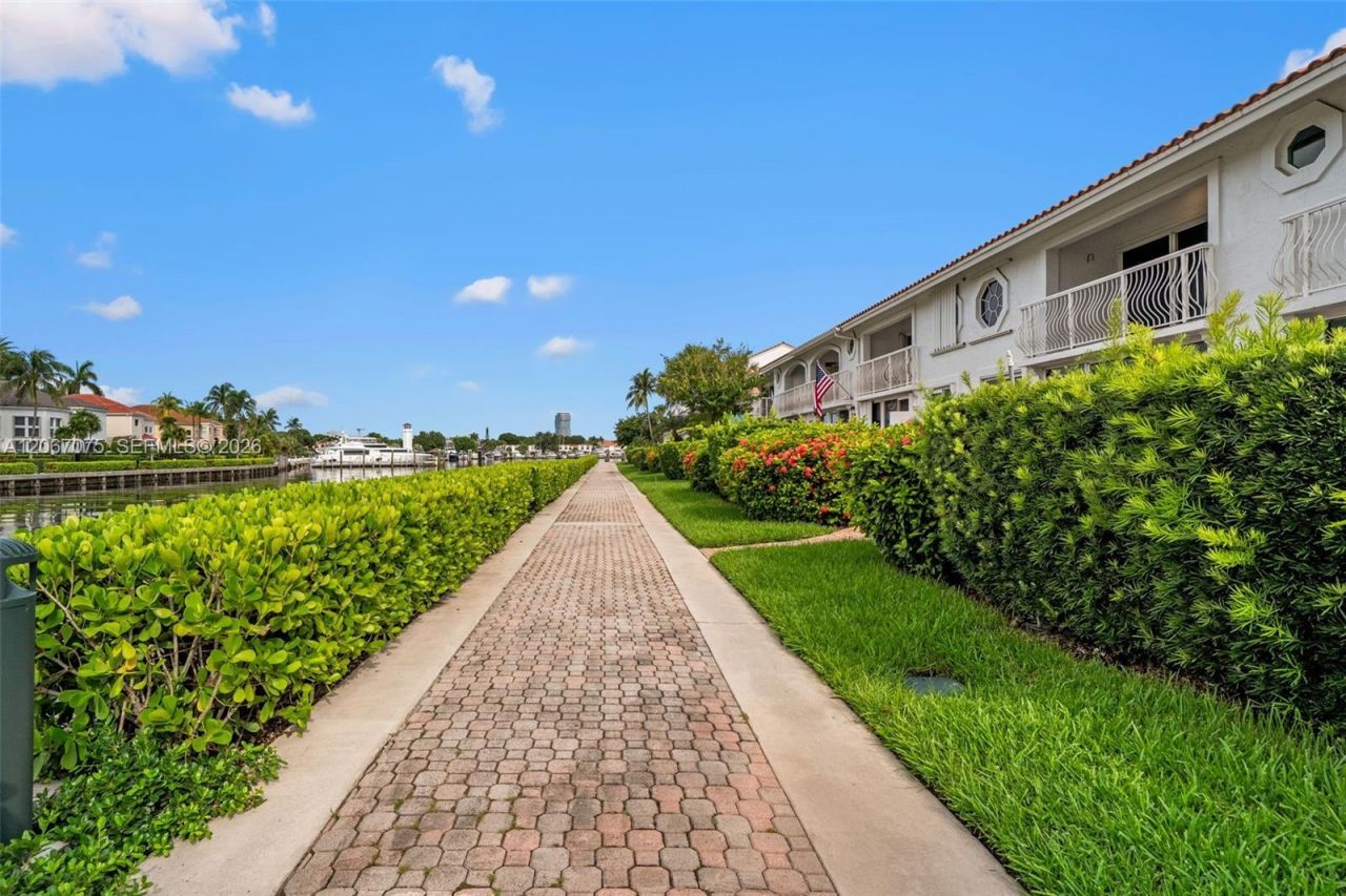 3750 NE 209 Ter , Aventura, FL 33180 Photo