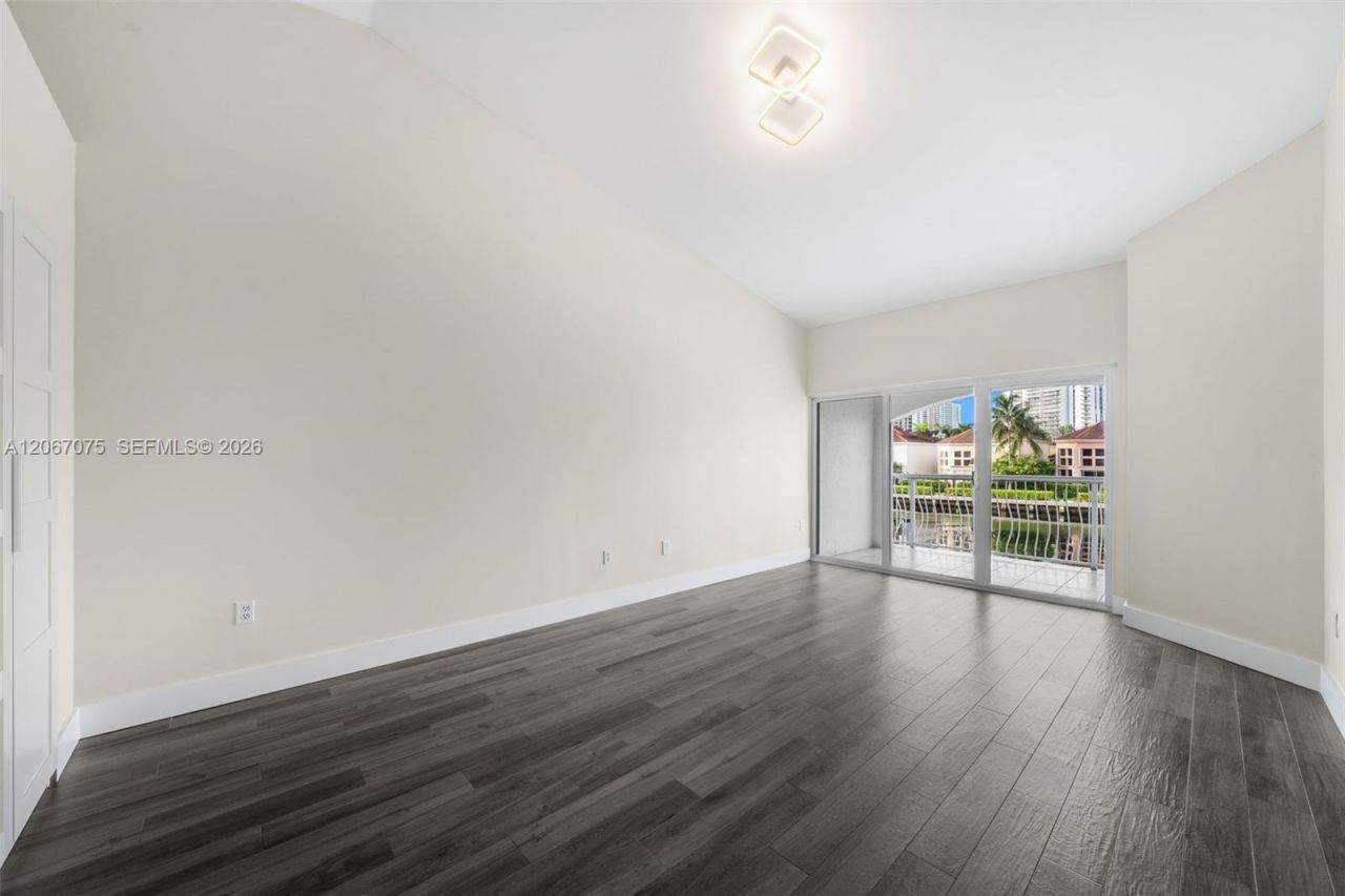3750 NE 209 Ter , Aventura, FL 33180 Photo