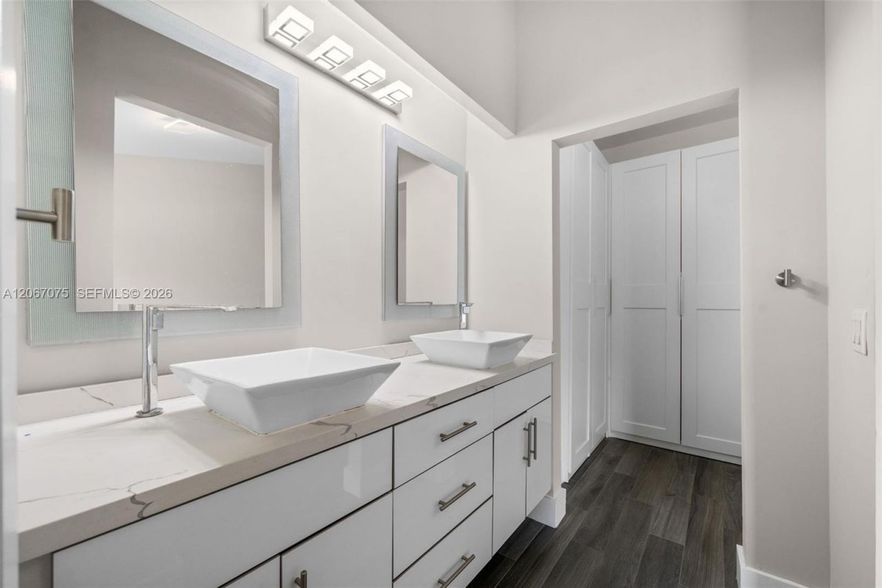 3750 NE 209 Ter , Aventura, FL 33180 Photo
