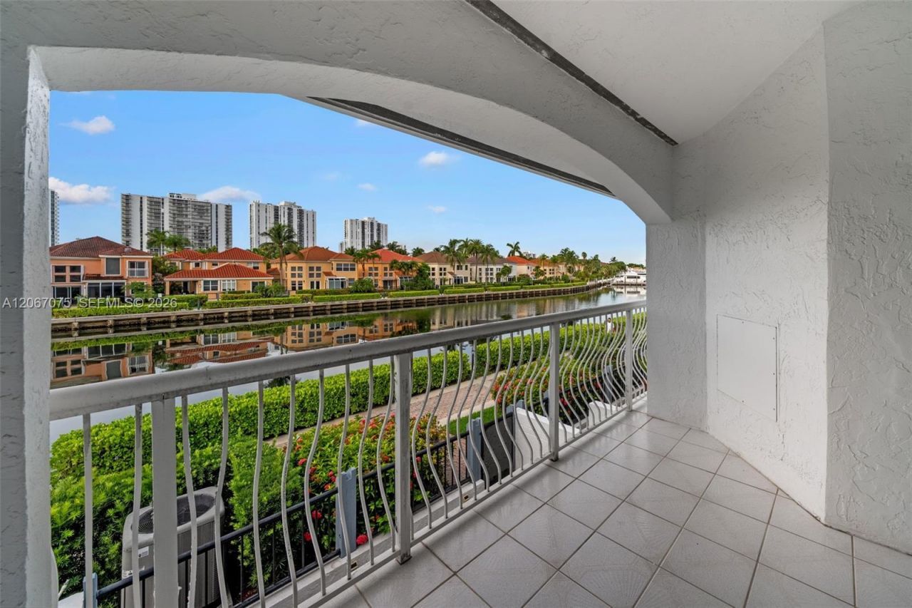 3750 NE 209 Ter , Aventura, FL 33180 Photo