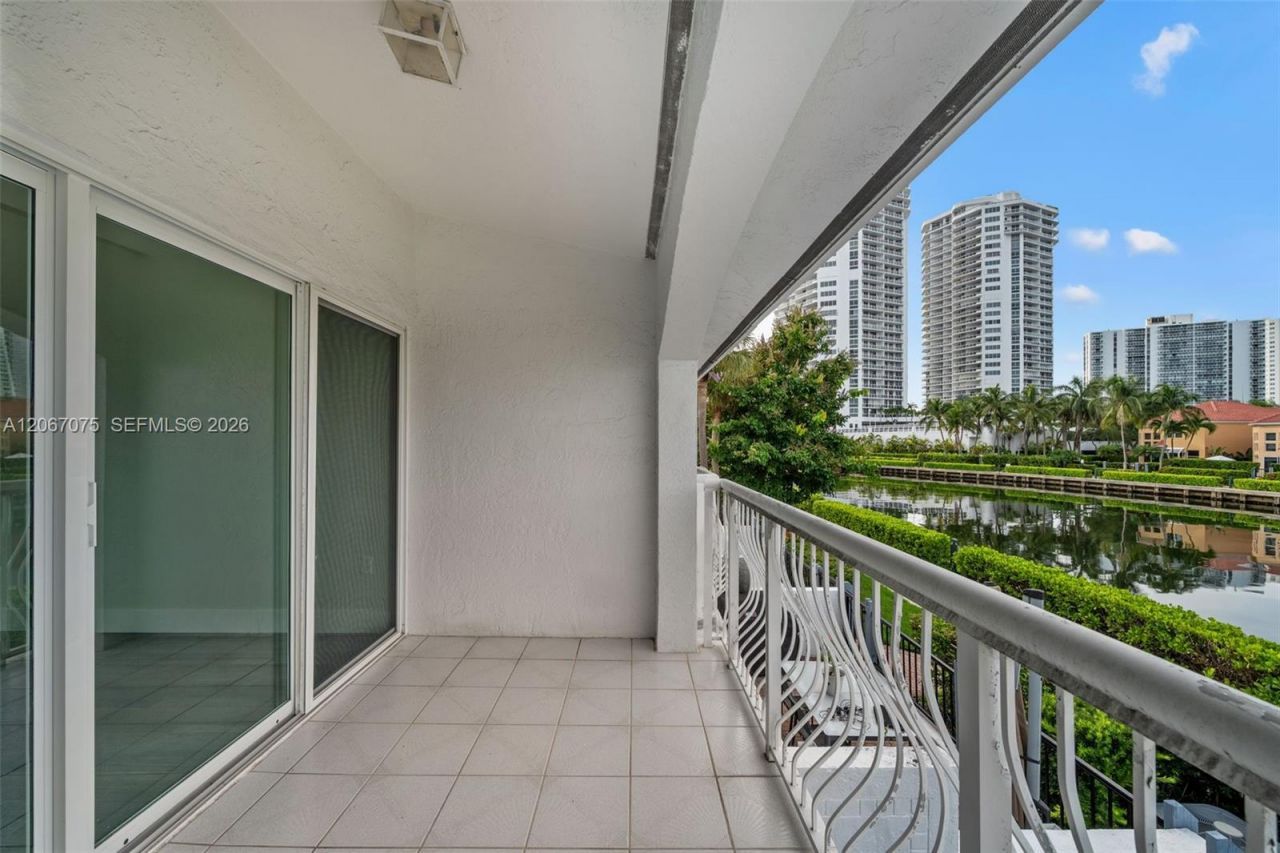 3750 NE 209 Ter , Aventura, FL 33180 Photo