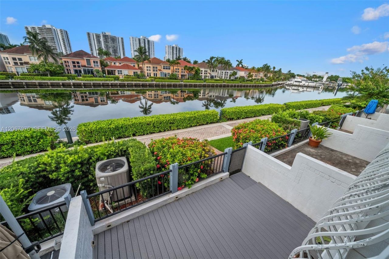 3750 NE 209 Ter , Aventura, FL 33180 Photo