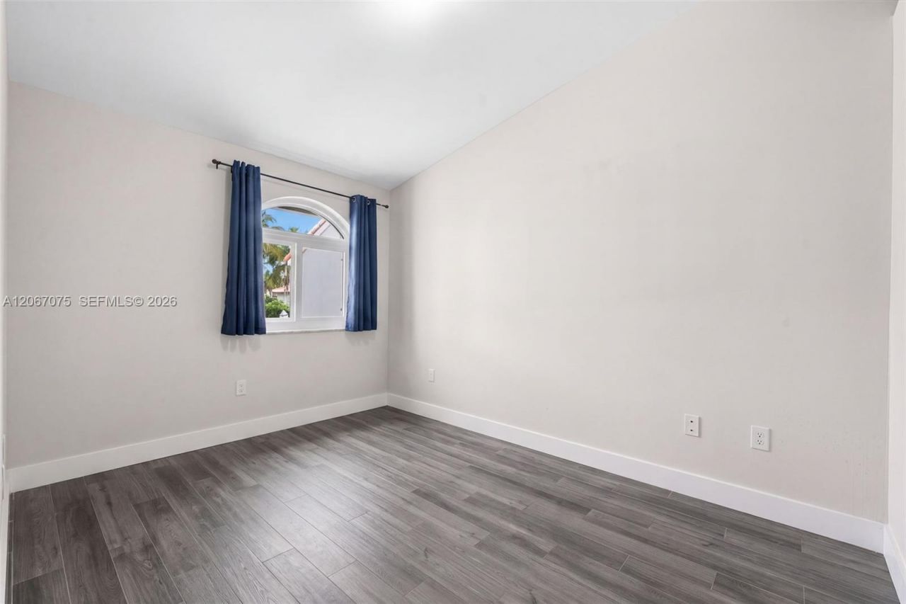 3750 NE 209 Ter , Aventura, FL 33180 Photo