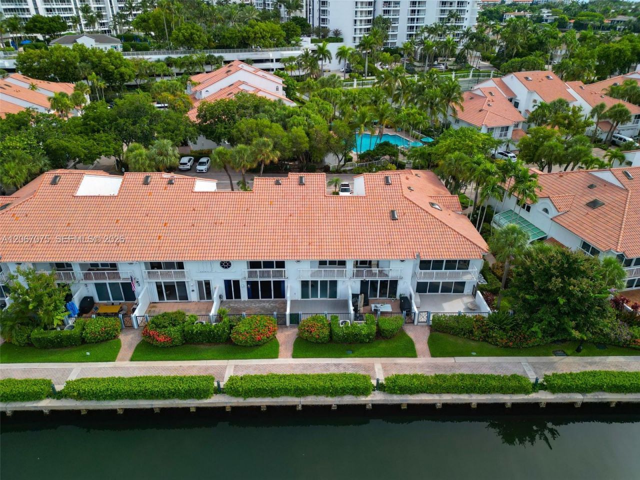 3750 NE 209 Ter , Aventura, FL 33180 Photo