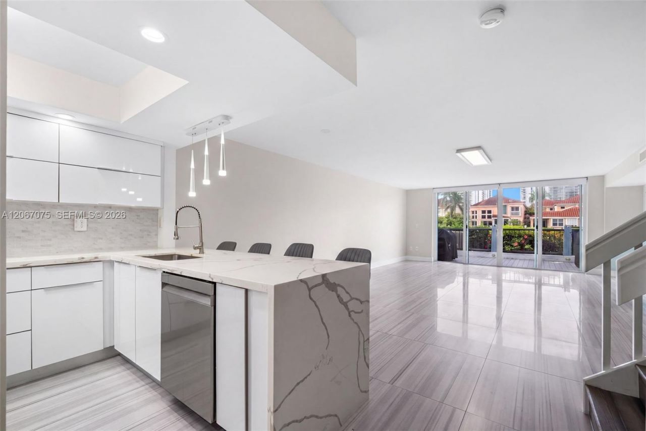 3750 NE 209 Ter , Aventura, FL 33180 Photo