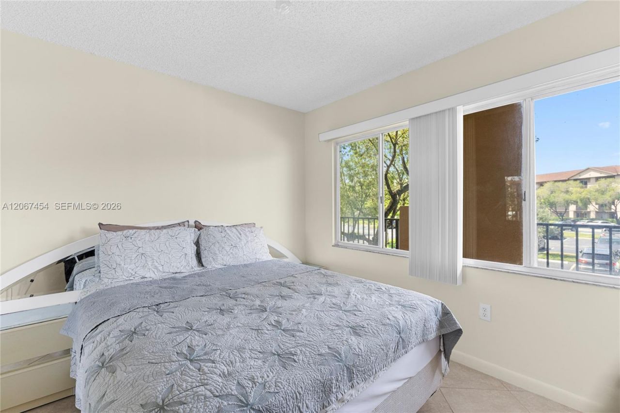 13705 SW 12th St , Unit 208B, Pembroke Pines, FL 33027 Photo