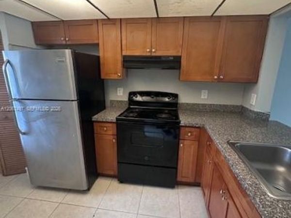 20725 NE 8th Ct , Unit 106-11, Miami, FL 33179