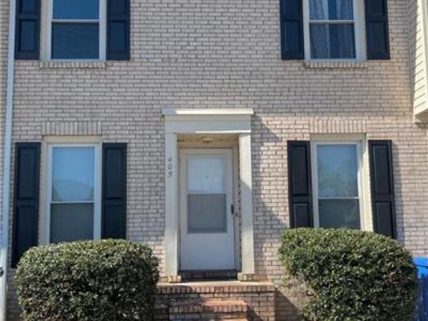 405 Kirkcaldy Court, Fayetteville, NC 28314