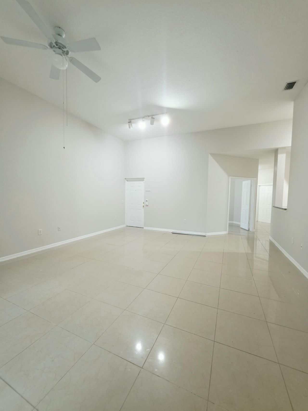260 Crestwood Circle, Unit 102, Royal Palm Beach, FL 33411 Photo