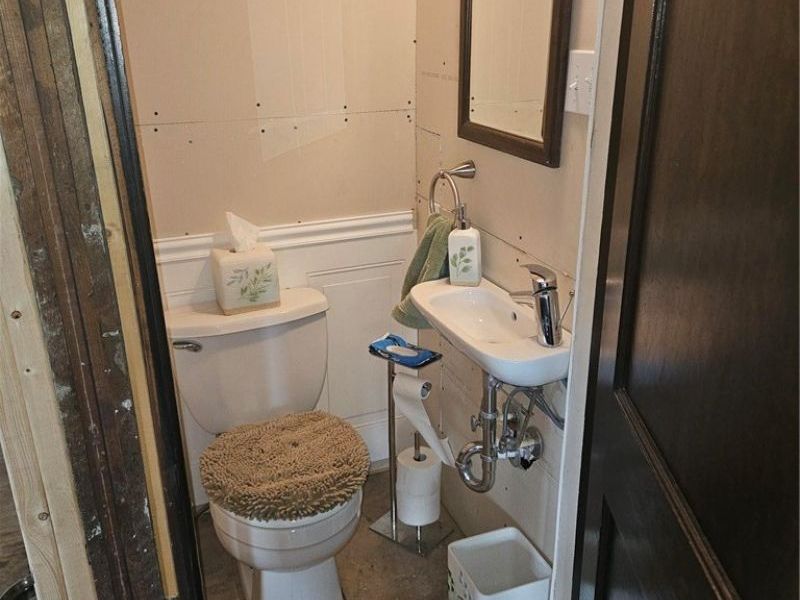 24 Villa Beach, Cleveland, OH 44110 Photo 10