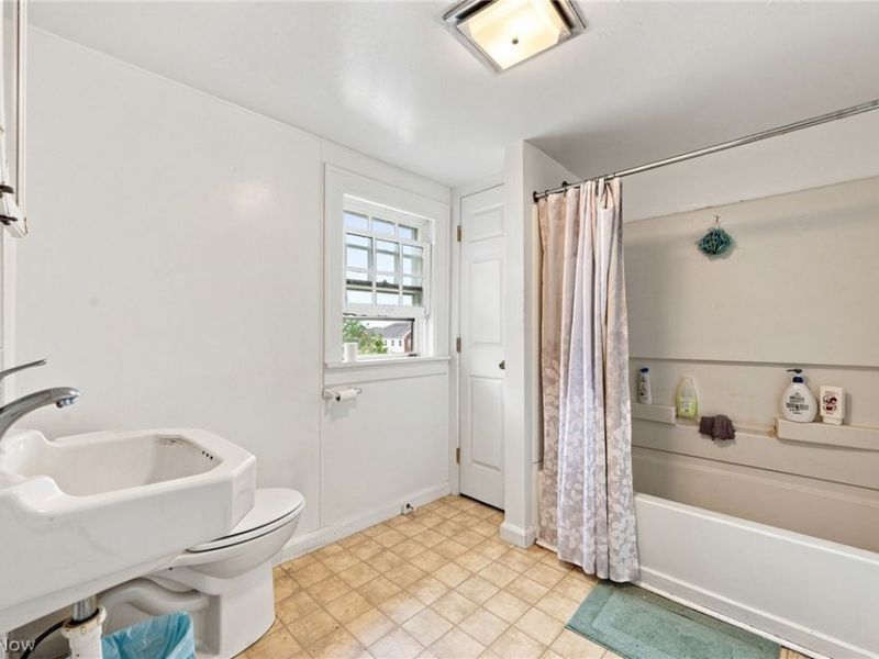 642 E Summit Street , Kent, OH 44240 Photo 24