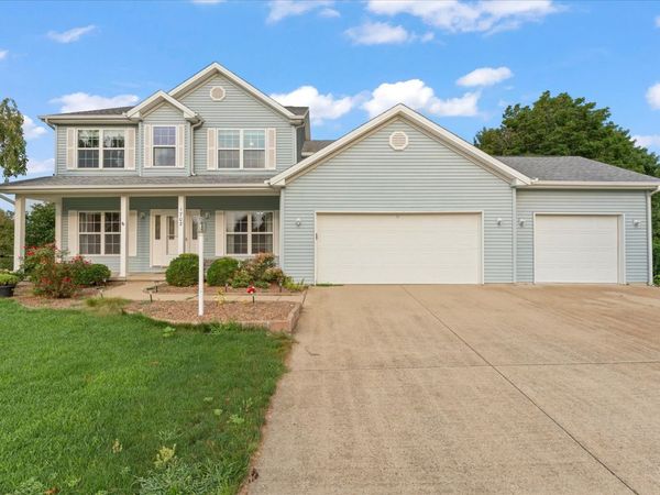 1703 Deer Run Drive , Mahomet, IL 61853