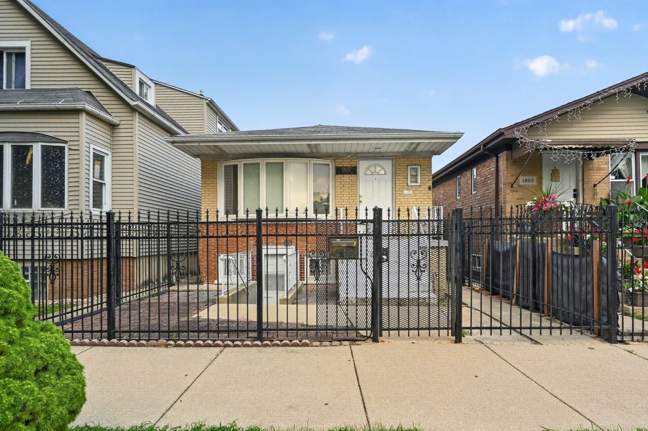 1807 N Keeler Avenue, Chicago, IL 60639 Main Photo
