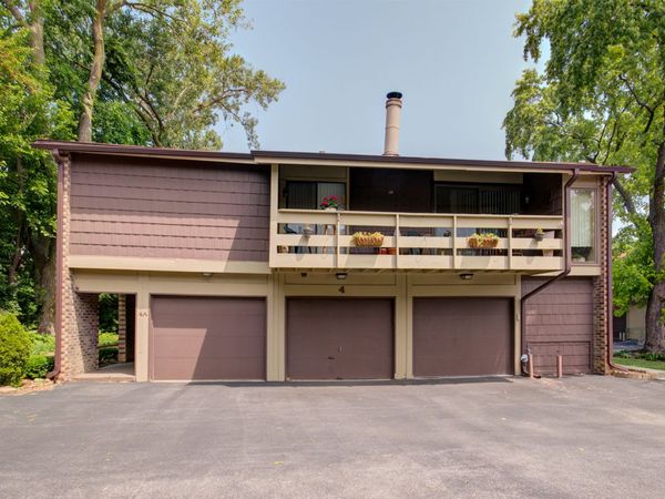 4 W Millstone Court , Unit A, Palos Hills, IL 60465