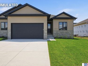 10501 Majestic Lane, Lincoln, NE 68527