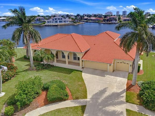 1186 Strawberry CT, MARCO ISLAND, FL 34145