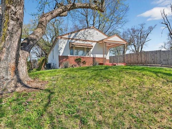 7205 Wabash Avenue, Kansas City, MO 64132