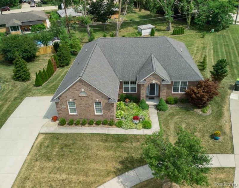 42328 Hickorywood Drive, Sterling Heights, Mi 48314 Main Photo