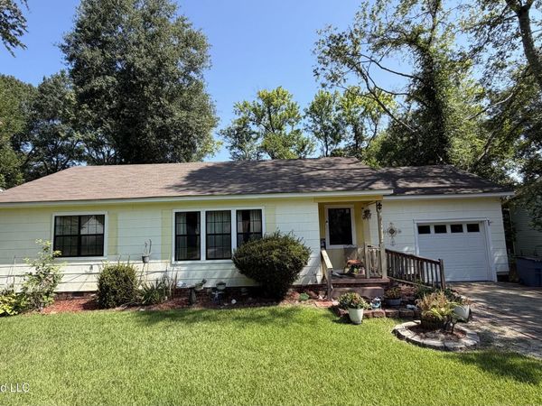 866 Lawrence Road, Jackson, MS 39206