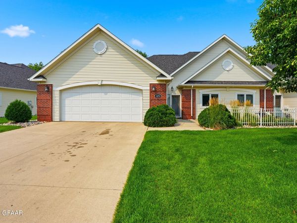 1173 OXBOW Court , Grand Forks, ND 58203