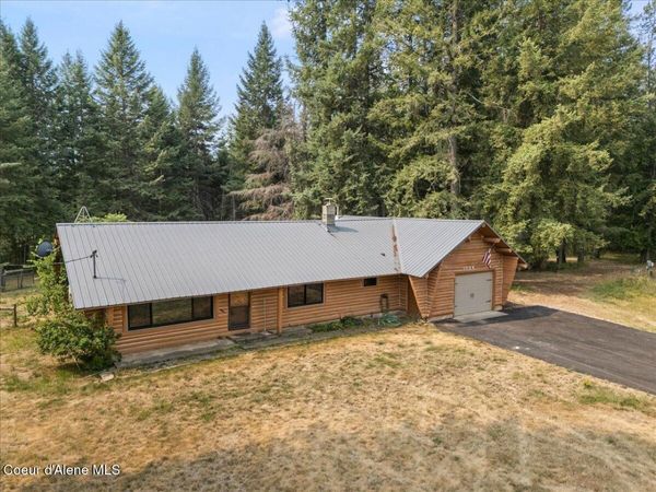 1034 E Settlement Rd, Priest River, ID 83856