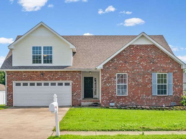 770 Ellie Nat Dr , Clarksville, TN 37040