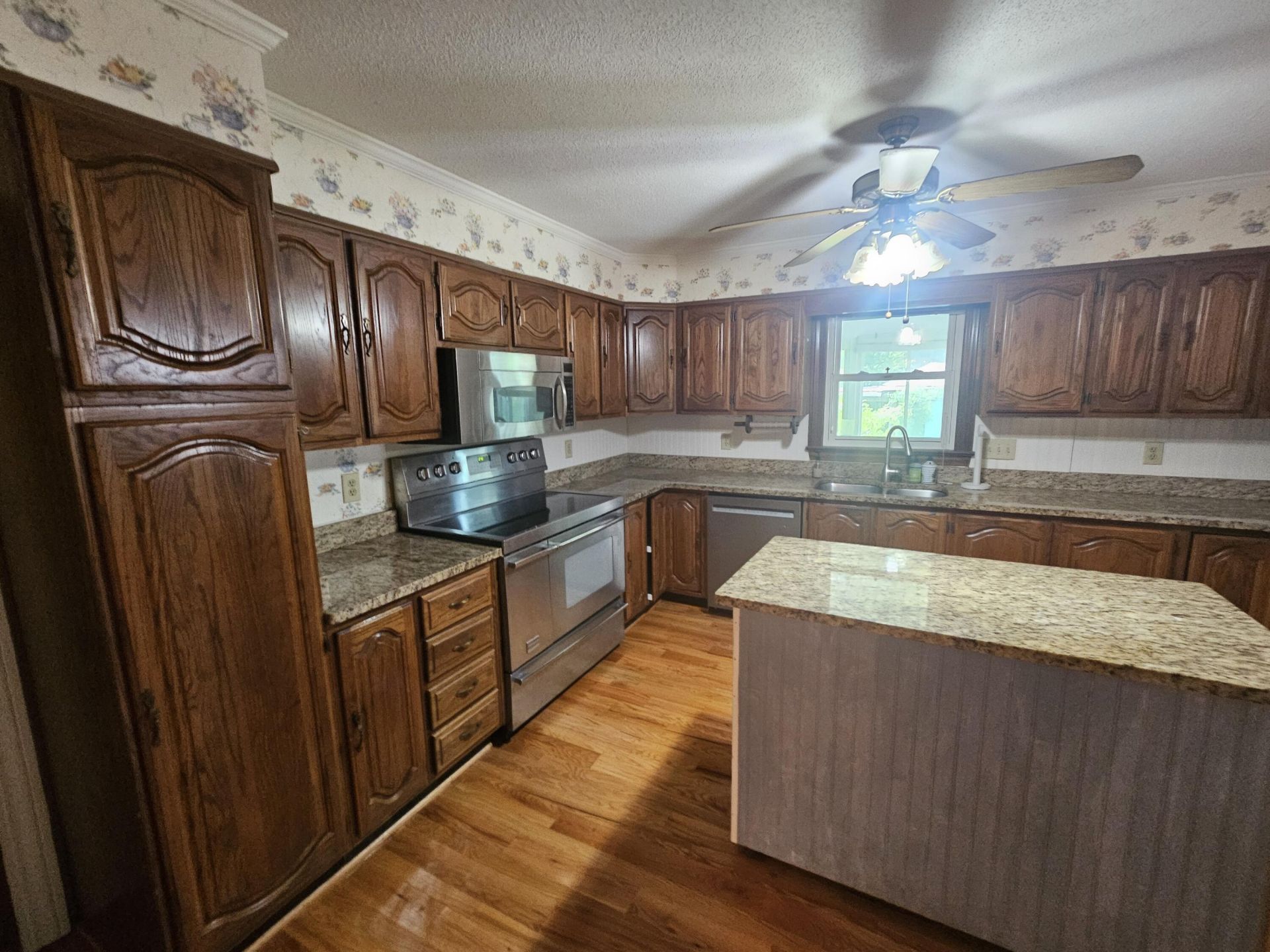 1567 Sanford Road Photo 8