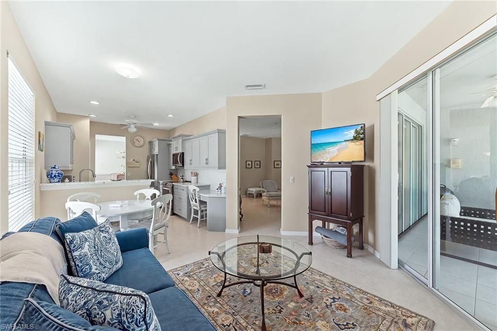 2190 Arielle Dr, Unit 901, Naples, FL 34109 Photo