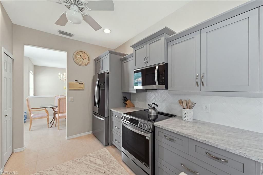 2190 Arielle Dr, Unit 901, Naples, FL 34109 Photo