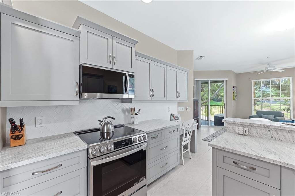 2190 Arielle Dr, Unit 901, Naples, FL 34109 Photo