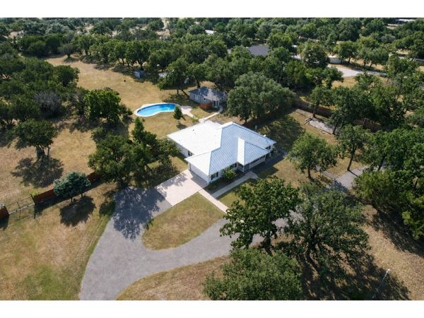 190 Young Ranch RD, Georgetown, TX 78633