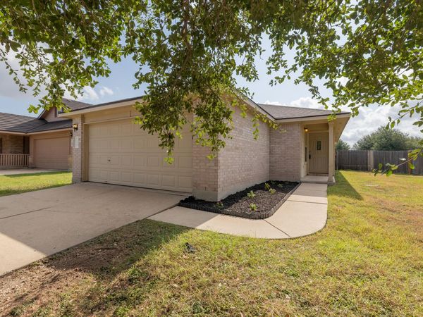 306 Quail Hollow DR, Hutto, TX 78634
